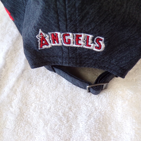 Under Armour Women's Los Angeles Angels HAT NWT - Picture 6 of 7